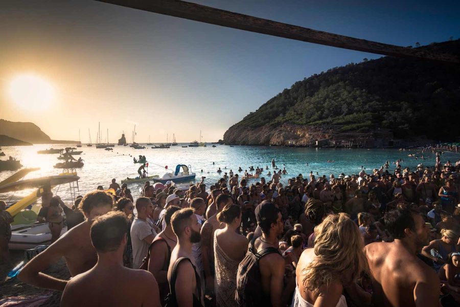 Baila al son del mar entre Ibiza y Formentera
